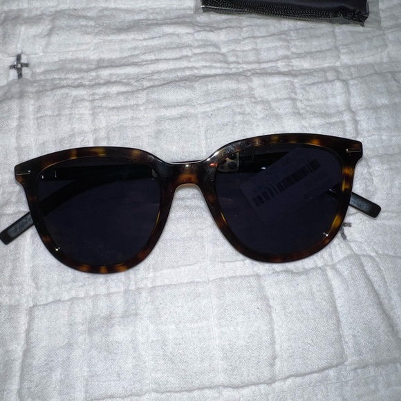Brand new dior sunglasses - Picture 3 of 7